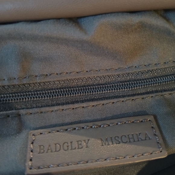 Badgley Mischka Grey Wrapped Frame Clutch Bag with Chain Strap - Picture 5 of 5